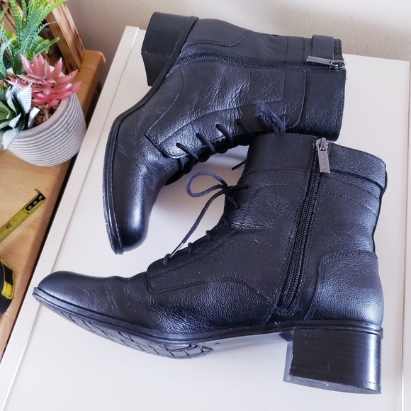 Bandolino Clovis Leather Laced Booties - Black size 8 M - Picture 5 of 12